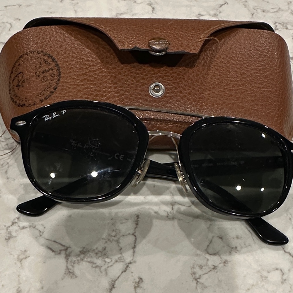 Ray-Ban Black Sunglasses with Brown Case